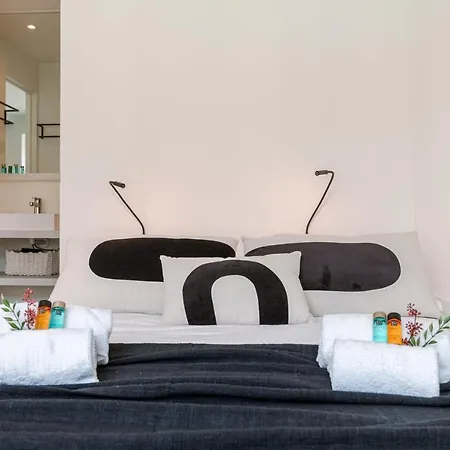 Renovated On Location In شقة *